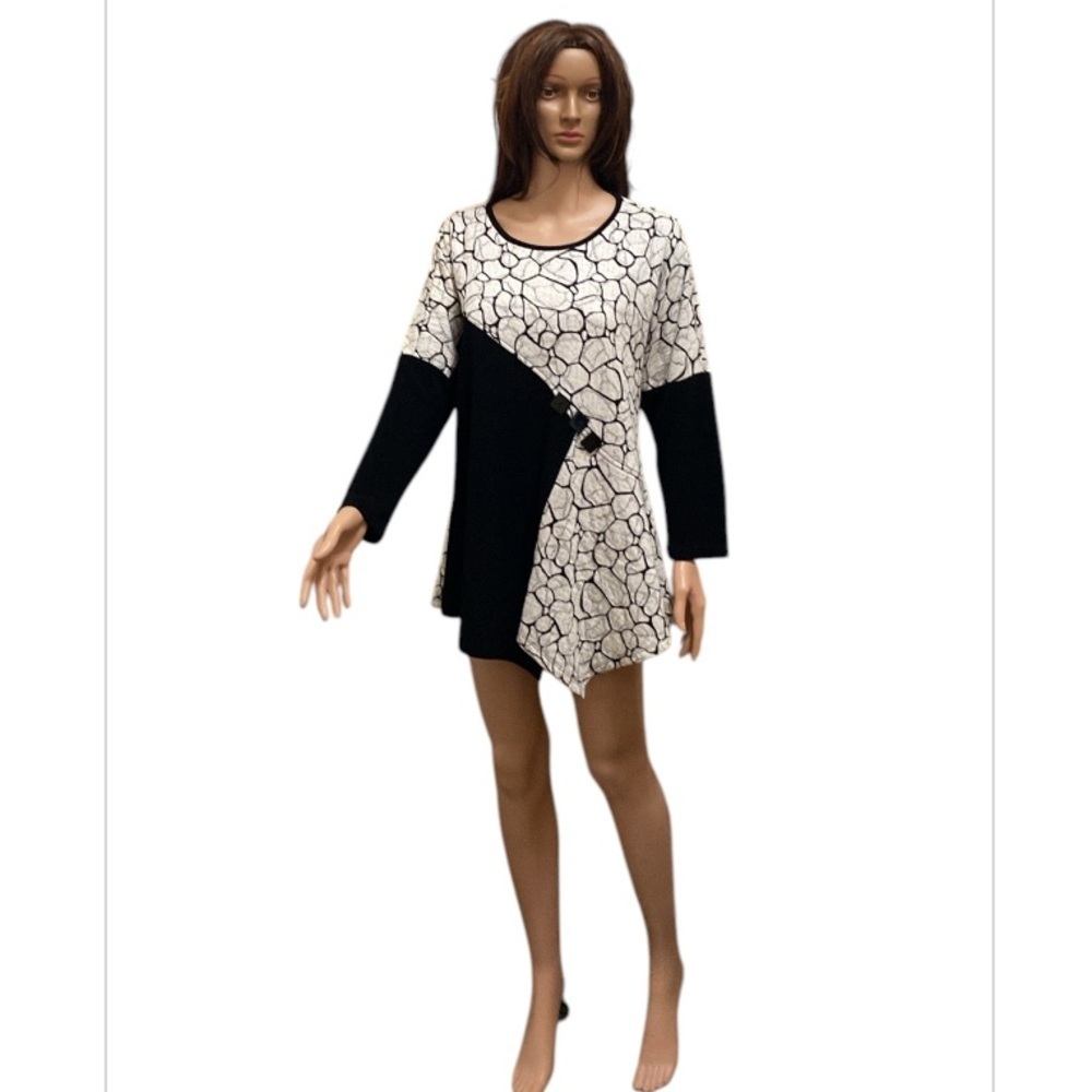 Yushi  size large black and white tunic - Picture 5 of 11